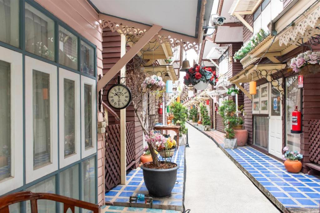 Resort Bangphlat Bangkok Ngoại thất bức ảnh